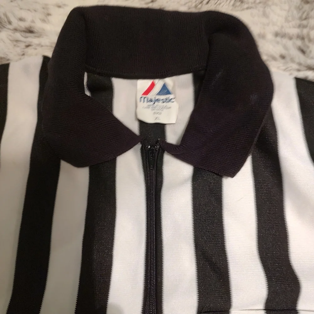 Majestic Black and White Striped Men's Jersey - Picture 2 of 3